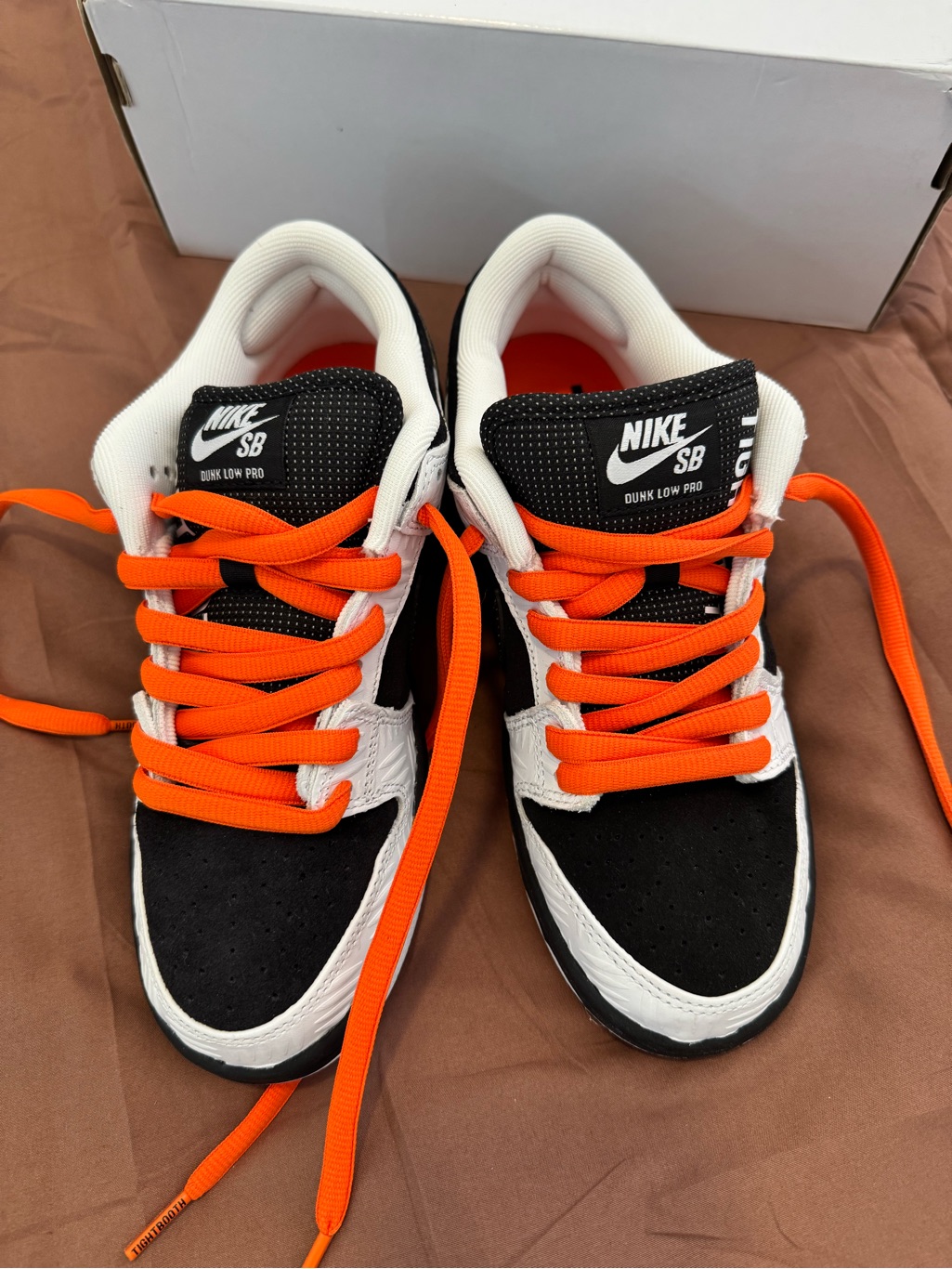 Unisex Dunk Low Pro Skate Shoes - Black/White With Orange Laces